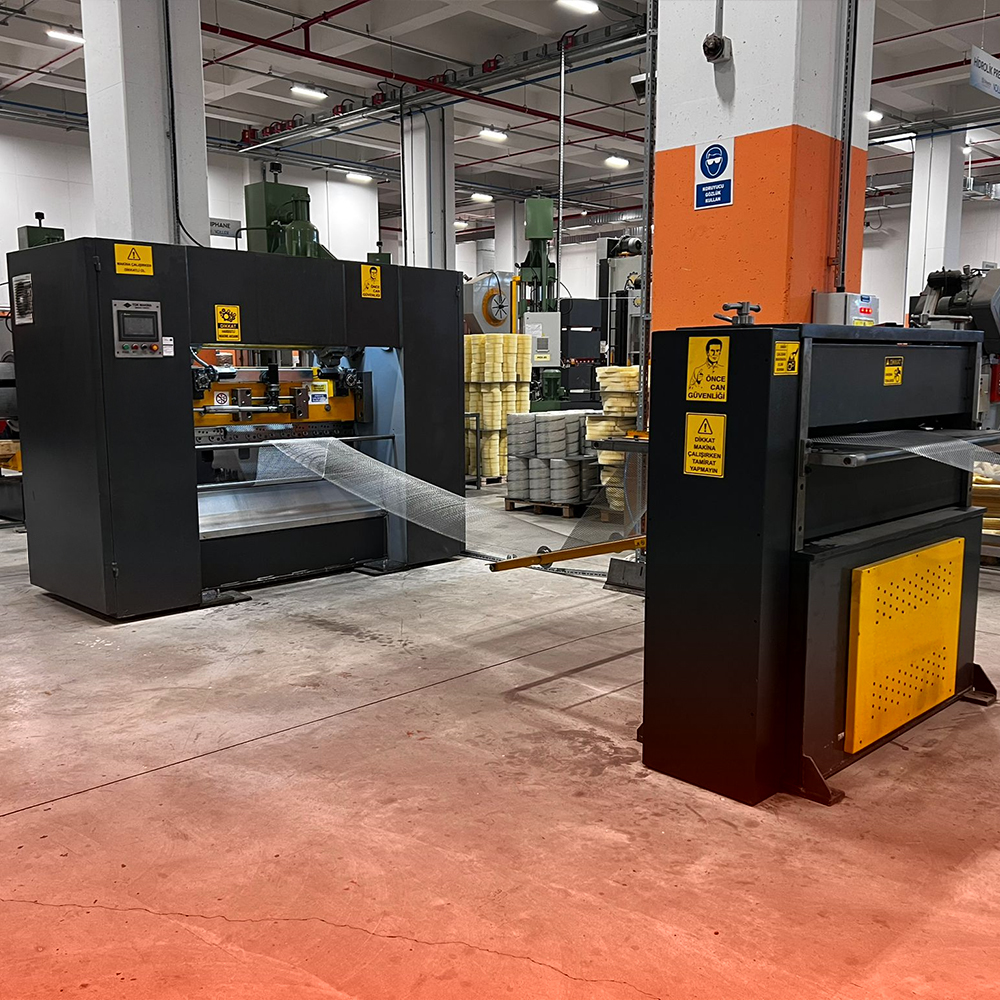 Expanded Metal Perforating Machine