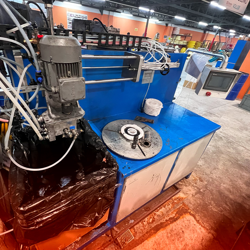 2 Color Polyurethane Casting Robot